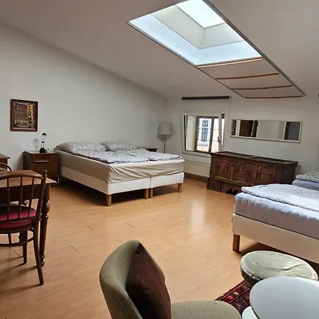 Downtown Apartment *